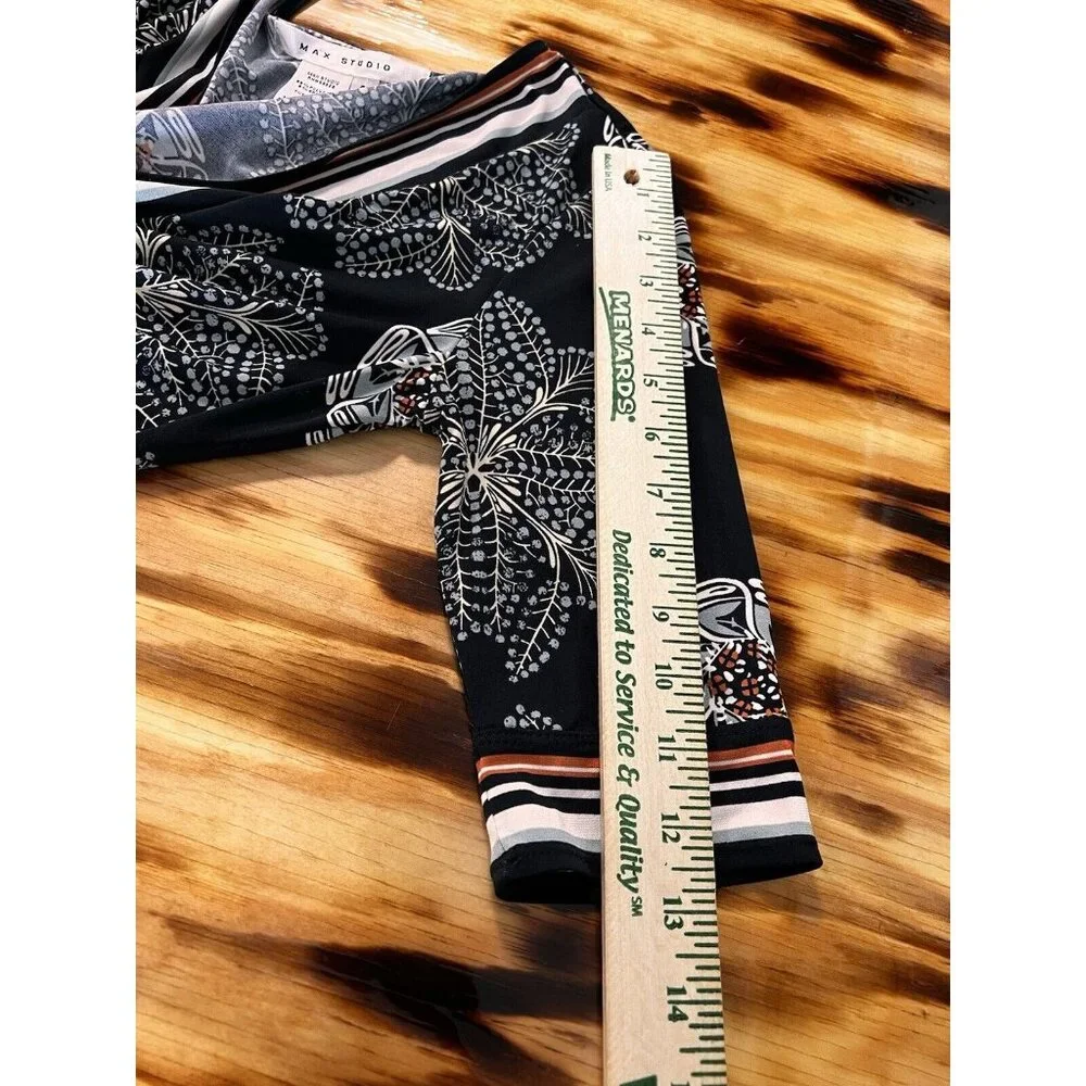 Max Studio Dress Size Small V Neck Geometric Colorful Lightweight Stretch Hippie - Picture 7 of 9